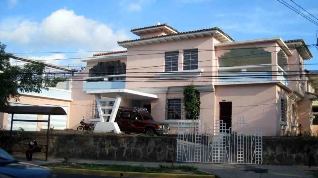 Hostal Cumbres del Volcan, Flor Blanca