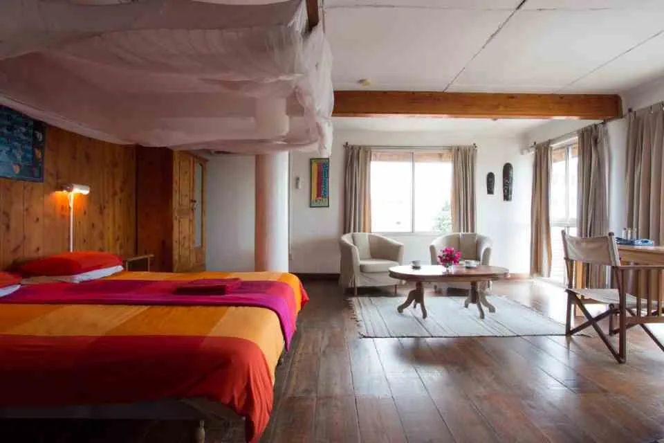 QBar & GuestHouse